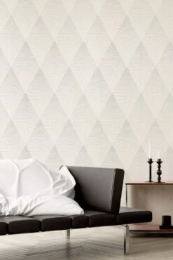 Tapete Vlies Rautenformen Grauweiß Glitzer 37419-2 -Home Wallpaper Store Tapete Vlies Rautenformen grauweiss Glitzer 37419 2 63202511 1