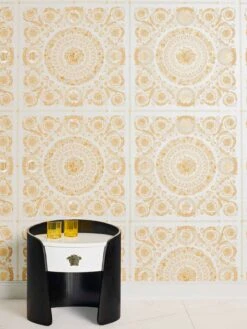 Versace Home Tapete Kacheln Creme Gold Metallic 370552 -Home Wallpaper Store Versace Home IV Vinyltapete Kacheln creme gold Metallic 370552 63200295 1