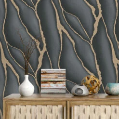 Vliestapete Elle Risse Effekt Schwarz Gold Metallic 10345-15 -Home Wallpaper Store Vliestapete Elle Marmoroptik Schwarz Gold Metallic 10345 15 63216424 4